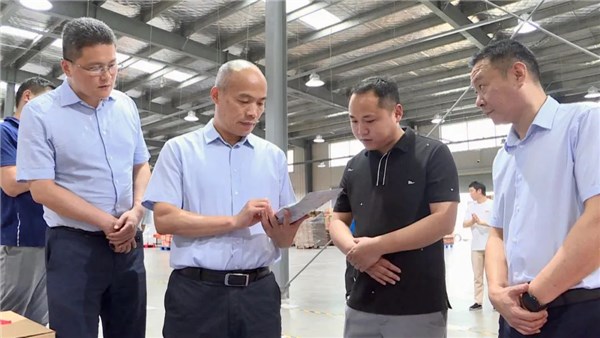 倪志品調研電子商務工作時強調 做大做強電商產業 助推我市電商經濟高效發展